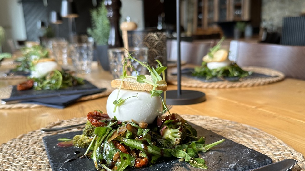 Aus liebe zur Heimat - leichte und regionale Speisen werden zum Mittagslunch angeboten.